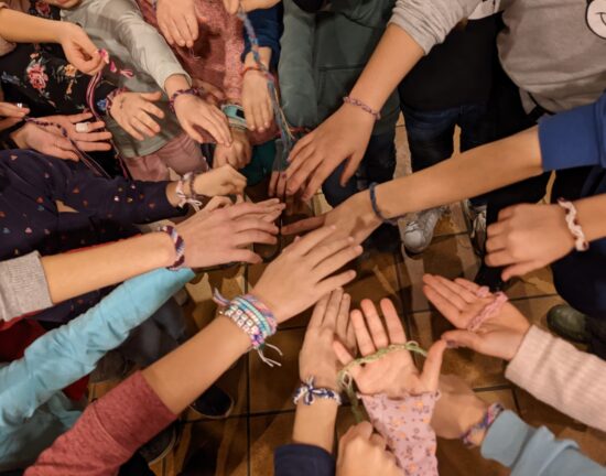 23. November 2022 – Freundschaftsbänder knüpfen – Juniorgruppe